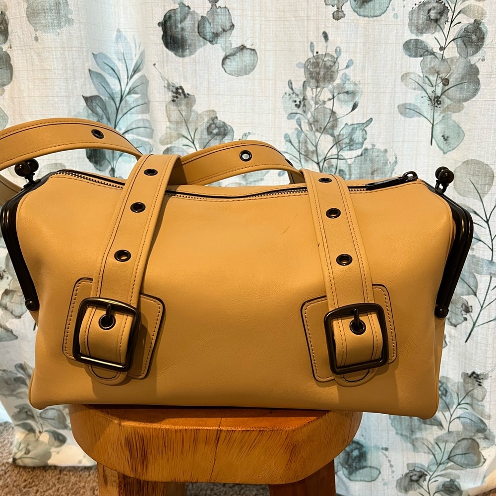 Coach Keith Haring Mailbox - Picture 2 of 9